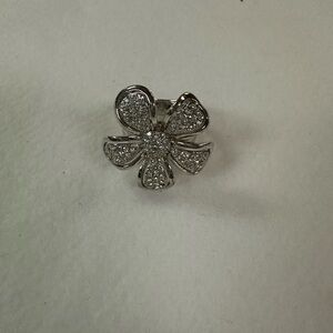 Lia Sophia flower ring size 8
